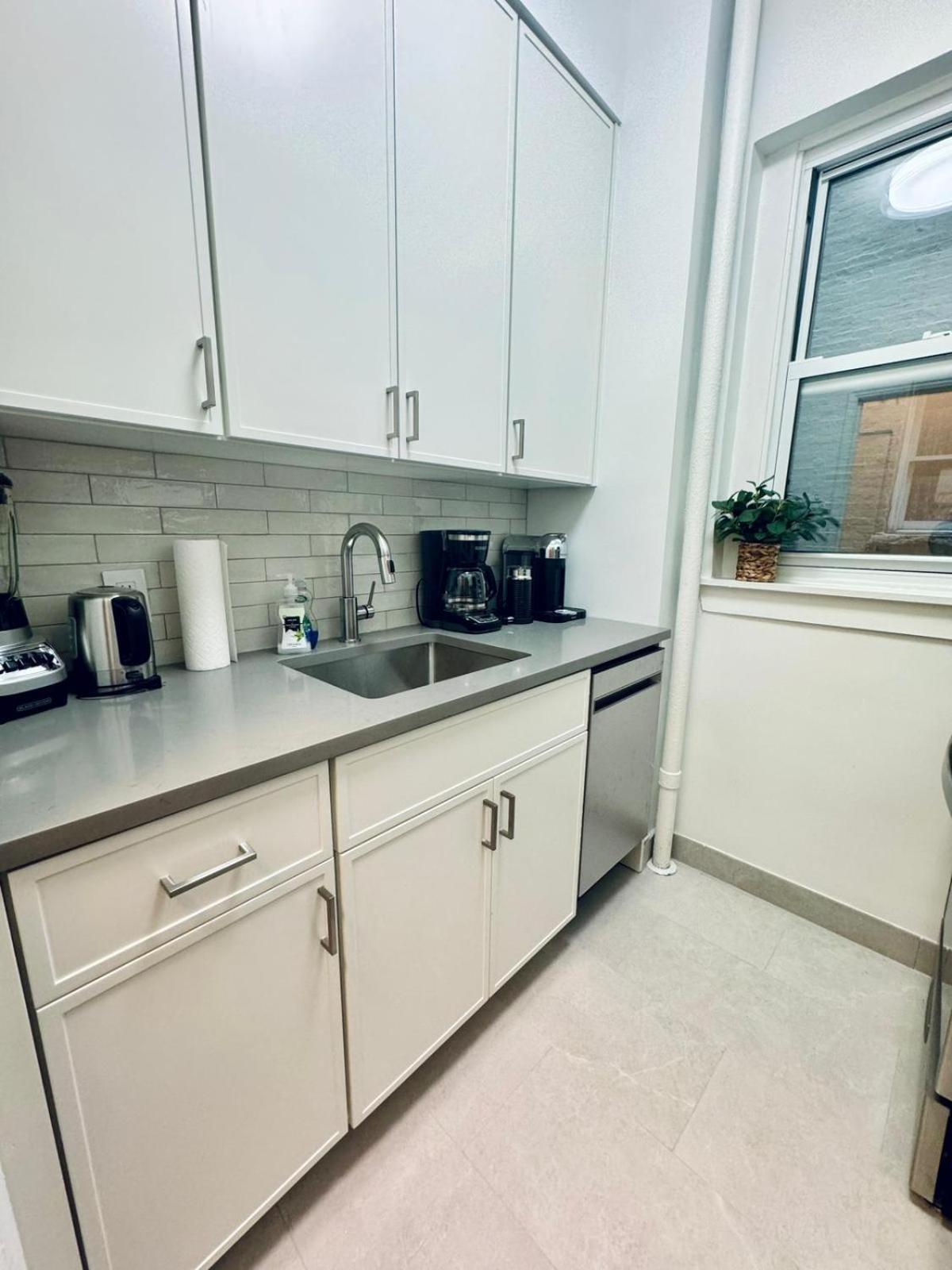 Upper East Side 2 Bedrooms Gem Appartamento